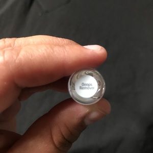 Lip Sense- Opps remover (open)